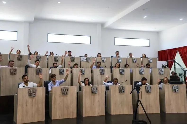 El Concejo de Pilar repudió los despidos en ILVA y se encendió la disputa política por la transparencia municipal