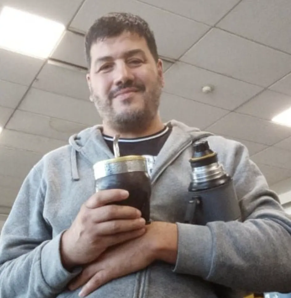 Guardia “El PRO se rindió incondicionalmente a la LLA, entregando sus votos a una banda de psiquiátricos”