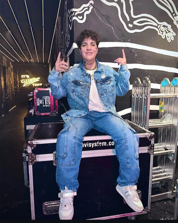 77ff2a53-32ef-4bdc-95b9-9d705320ce1f