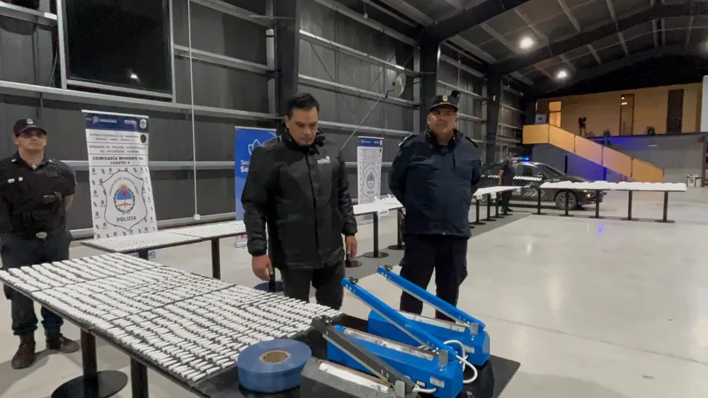 c394a13b-9fbf-4a0d-b2f9-6f315de446e0