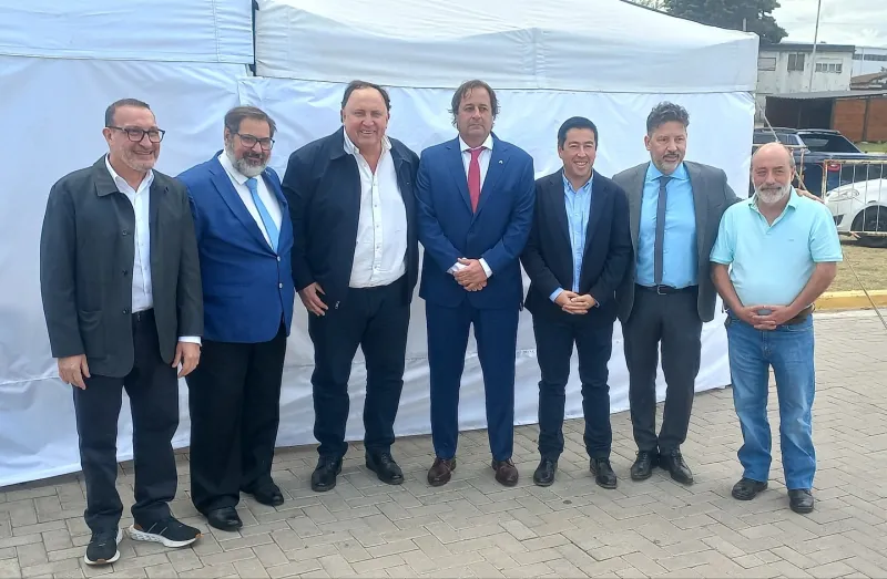 Ricardo Curutchet estuvo presente en la asunción de autoridades de la UNO