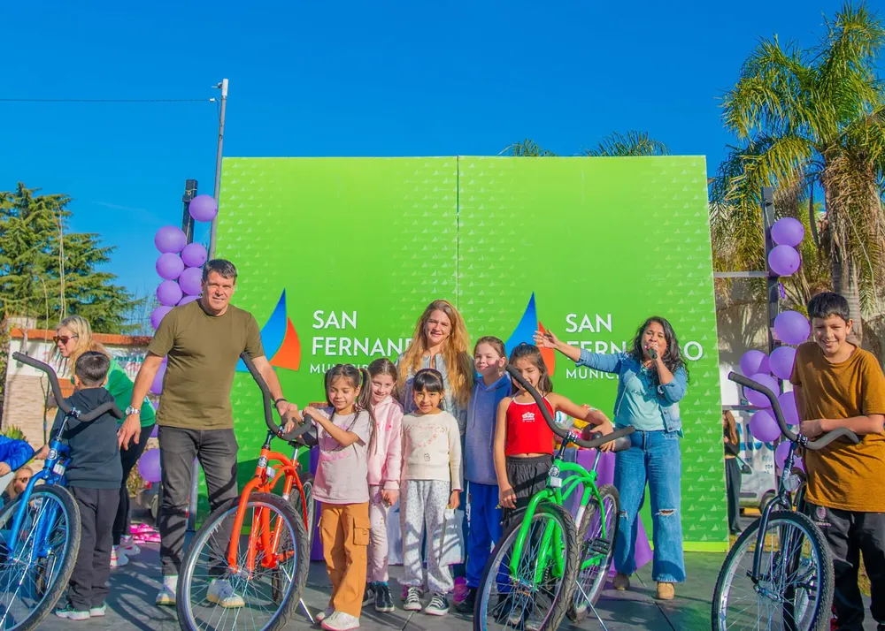 Eva Andreotti acompañó el inicio del “Mes de las Infancias” en las plazas.