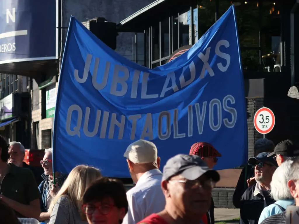 Jubilados de zona norte protestan en Olivos