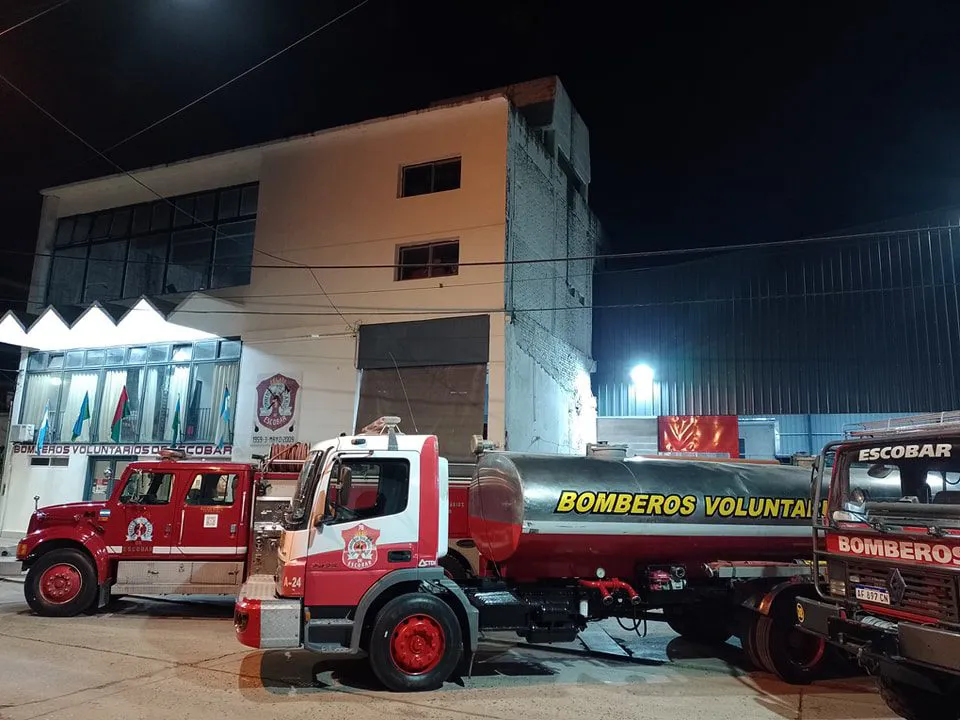 Escobar El Cuartel de Bomberos de presentó una nueva autobomba