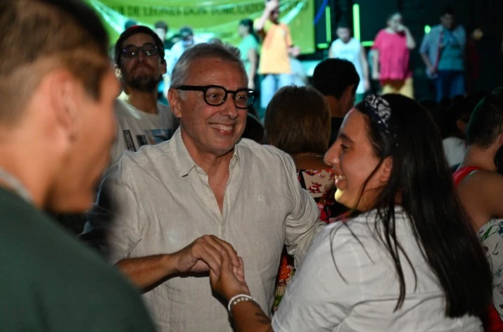 67ebc98b7db42_715_472!