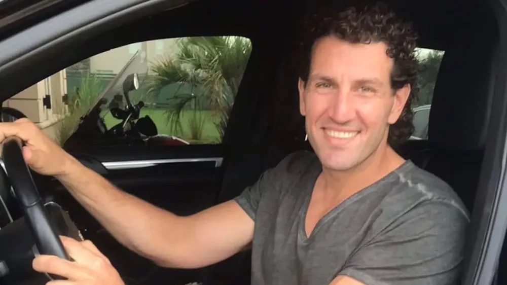 Motochorros le dispararon al ex piloto Emanuel Moriatis para robarle la moto en la Panamericana