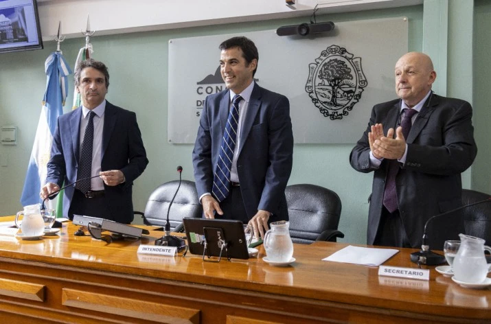 67c8c3d7cada4_715_472!