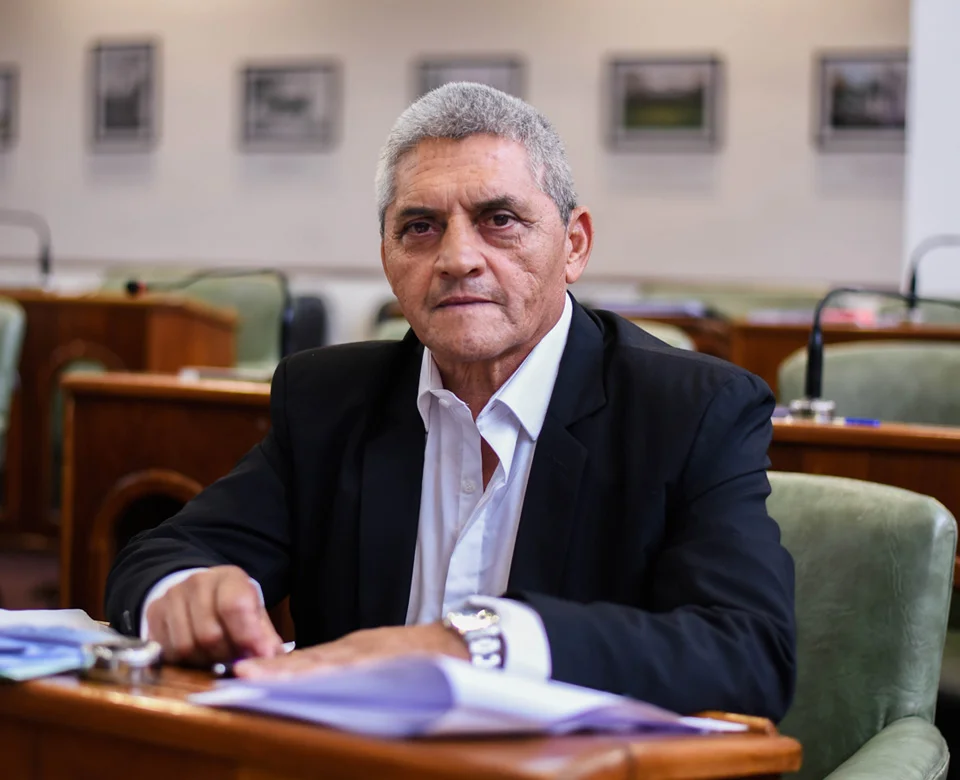 Montes-1