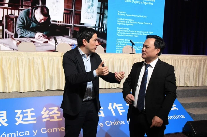 67f7cb19527de_715_472!