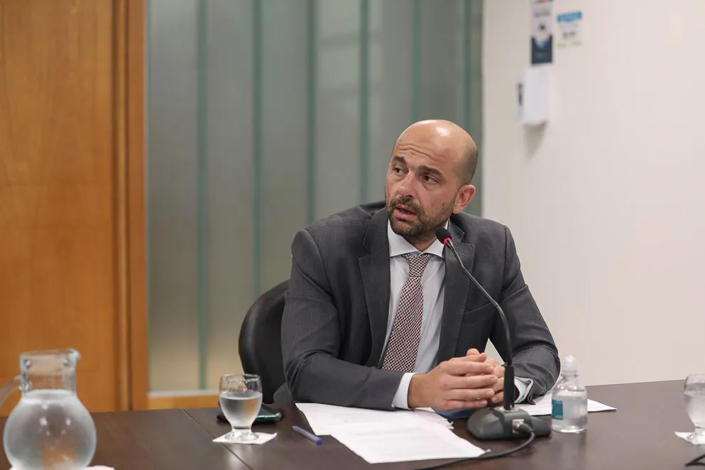 NOTA 1 FRANCO MOGETA