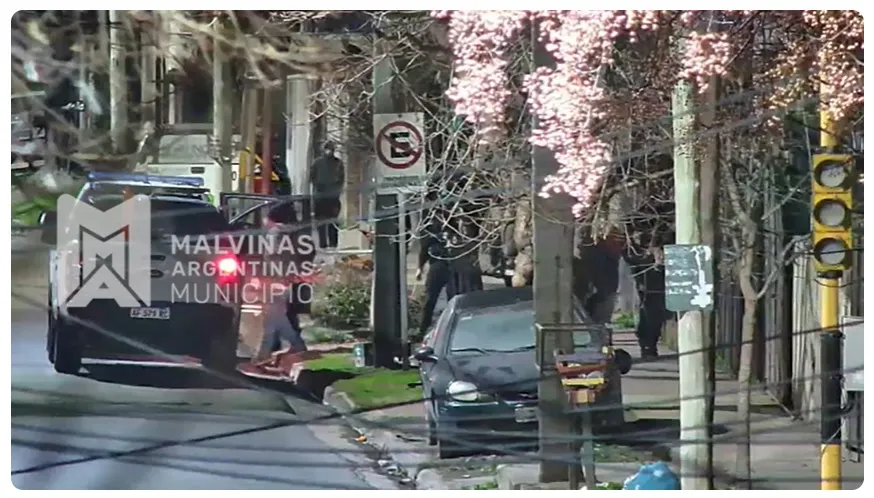 Operativo policial y del COM evita el robo de un vehículo en la ciudad de Villa de Mayo