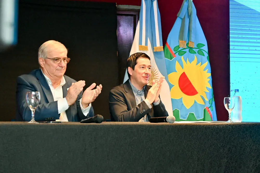 multimedia.grande.98b2d30d3605b77b.TWFsdmluYXNfZ3JhbmRlLndlYnA=