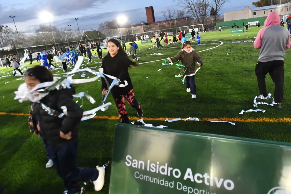 Se inauguró una cancha de fútbol 11 de césped sintético en el Campo de Deportes N.º 1 de Beccar