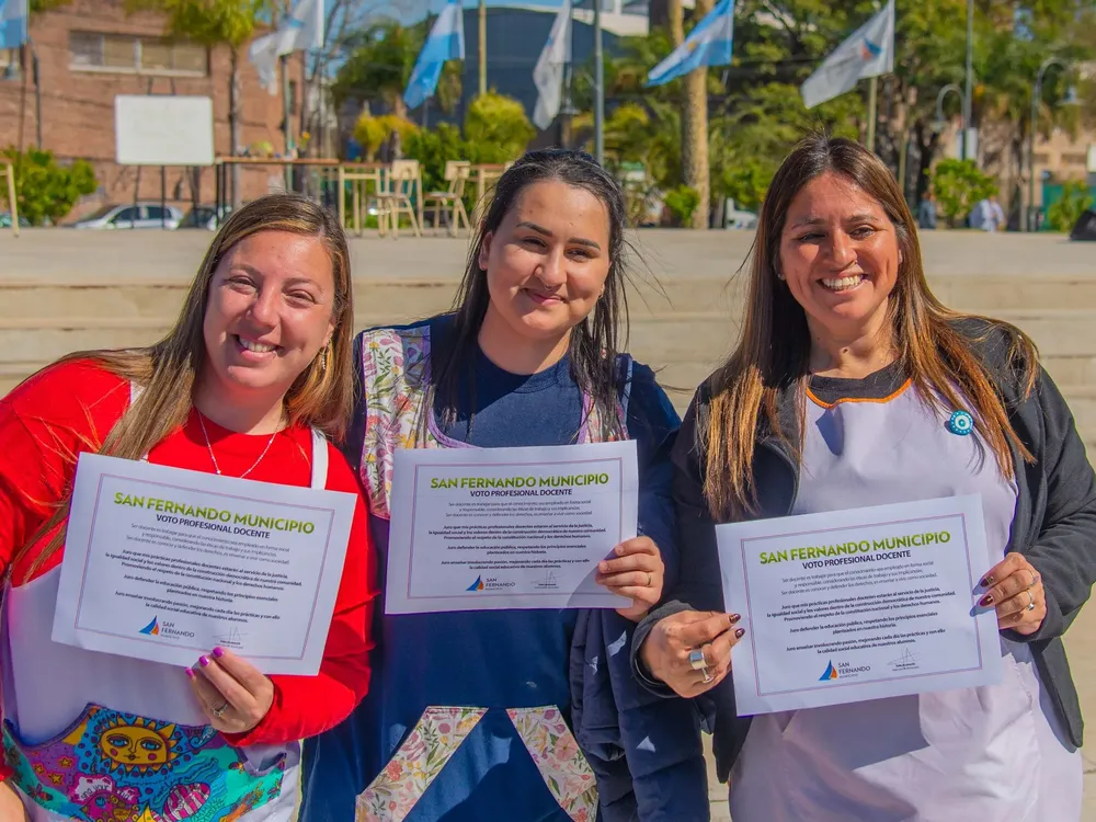 San Fernando celebró el Día del Maestro con emotivos homenajes