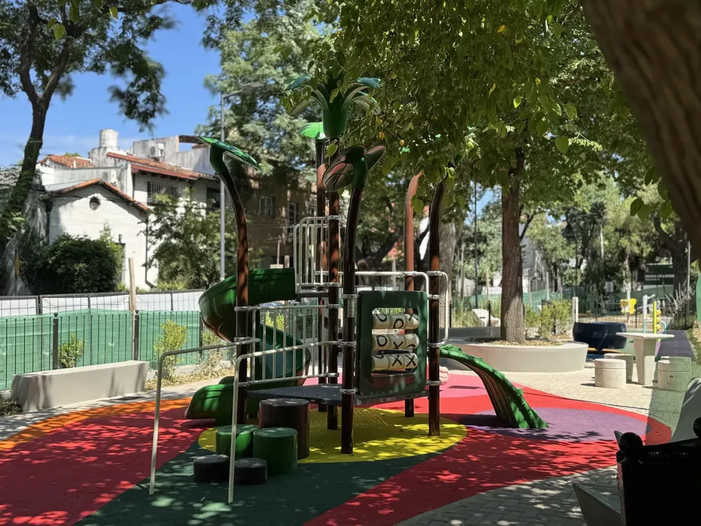 Plaza La Lucila Verde 3