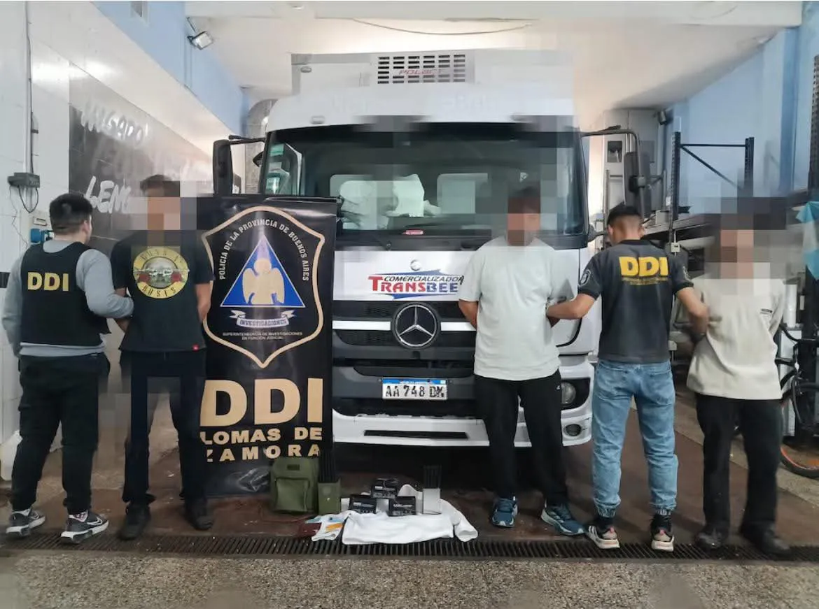 Merlo Desbaratan banda de Piratas del asfalto que habían robado camión repleto de carne.