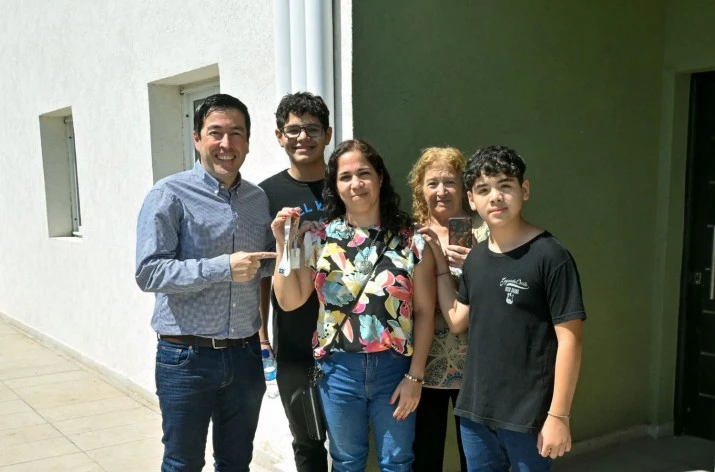 678ff59f819c0_715_472!