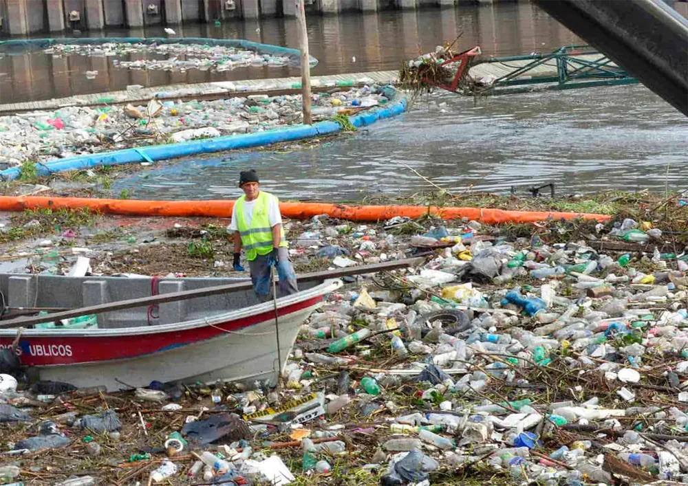 Diego Avancini “Los chicos reman entre la basura”