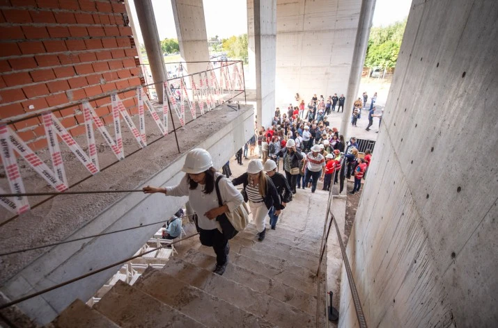 67fad95ecf7df_715_472!