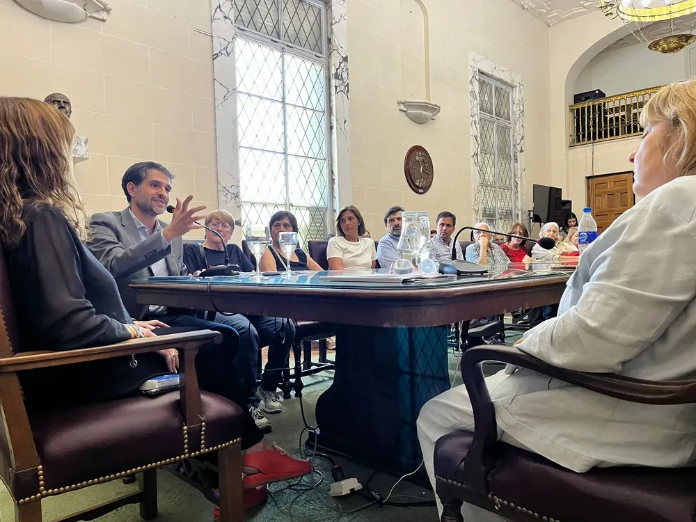 e788b29c-04e0-4ce8-af77-692241cfdc79