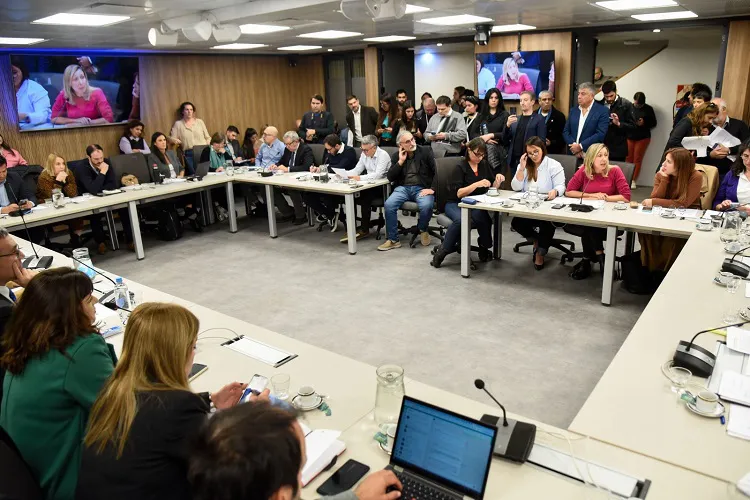 multimedia.normal.b873583a3735aea4.RGlwdXRhZG9zIG5vIGF2YW56w7MgY29uIGVsIGluY3JlX25vcm1hbC53ZWJw