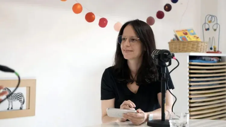 Soledad Martínez lanza ¡Presente! el podcast con el que busca instalar agenda educativa