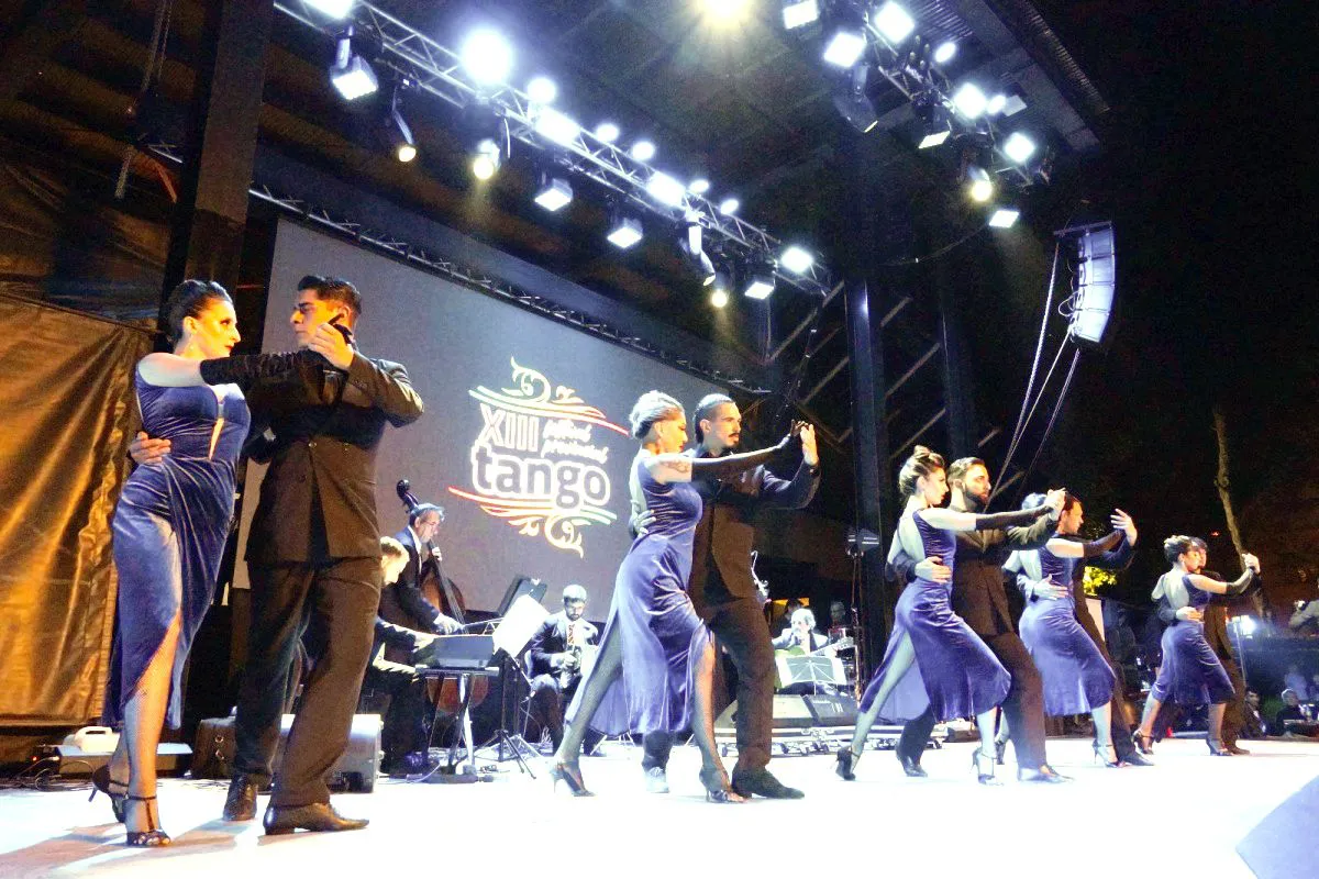 NOTA 1 CULTURA ZARATE