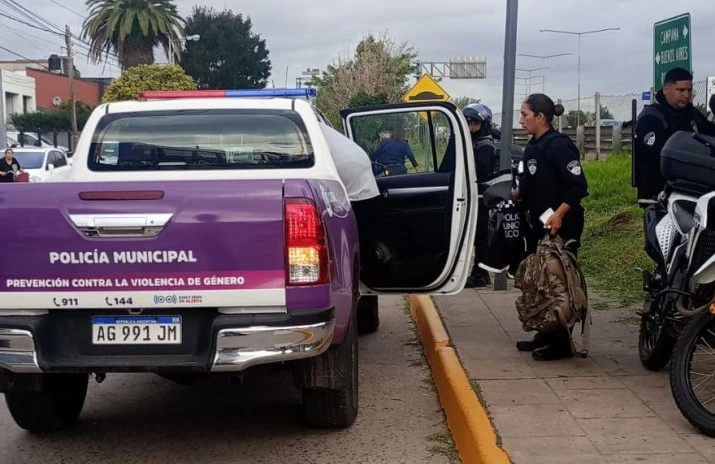 681133284d9b7_715_464!