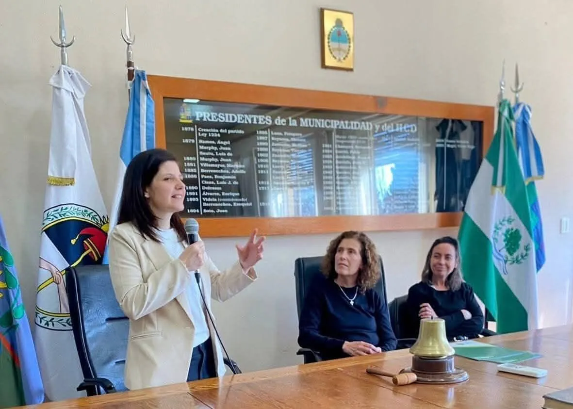 Apoyo del gobierno municipal a las iglesias locales para su trabajo comunitario y entrega del Programa Marcos Paz Conectada